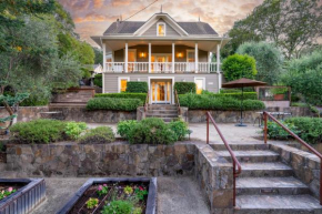 Luxury Victorian Estate With Pool & Hot Tub